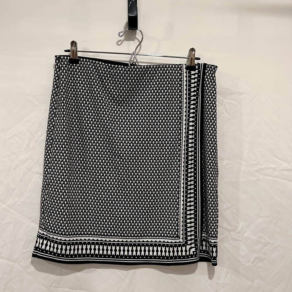Max Stiod faux wrap skirt with elastic waist.  Size large.